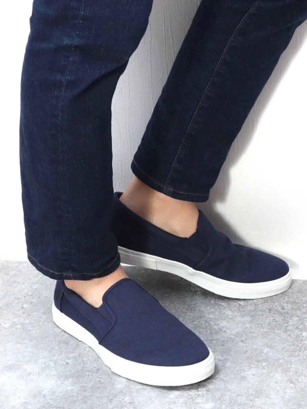 Timberland canvas shoes 10.5 navy slip on